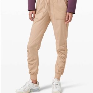 Lululemon Beyond The Studio Jogger 20 CAUL Khaki NWT